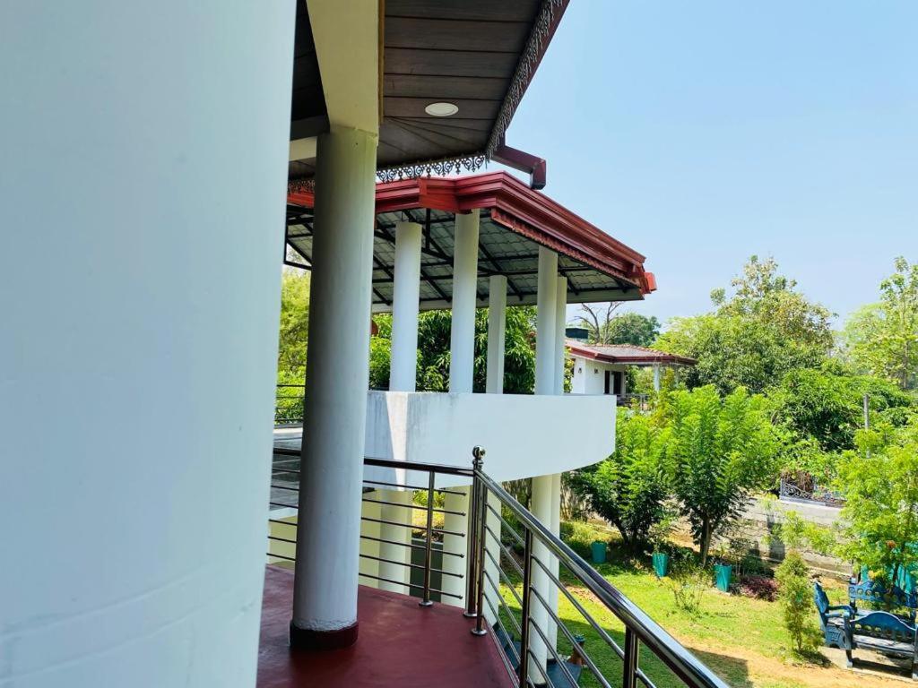 White Win Villa Elewala Exterior photo