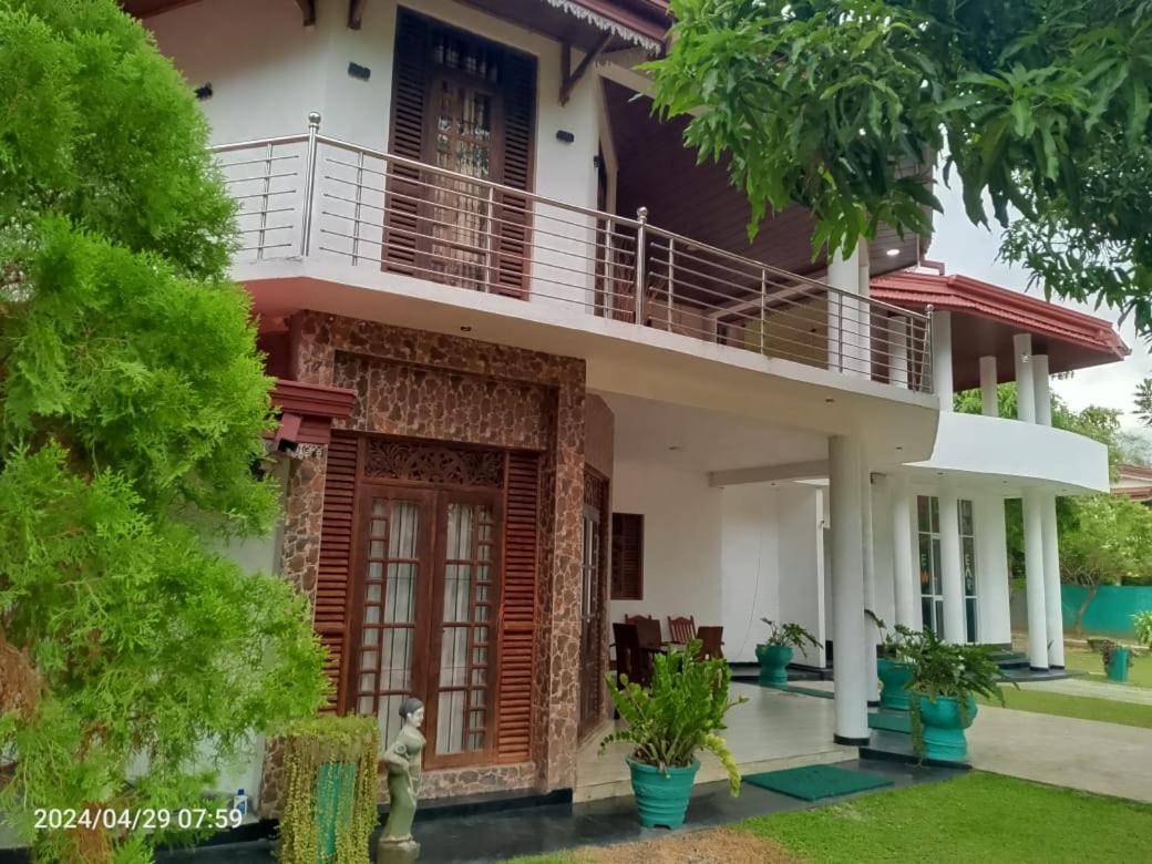 White Win Villa Elewala Exterior photo